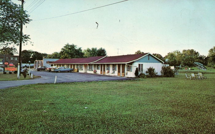 Bell Motel - Vintage Postcard (newer photo)